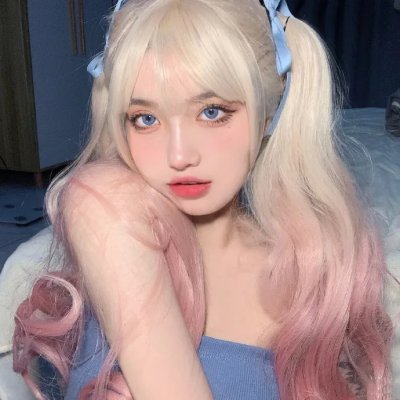 伴游女王